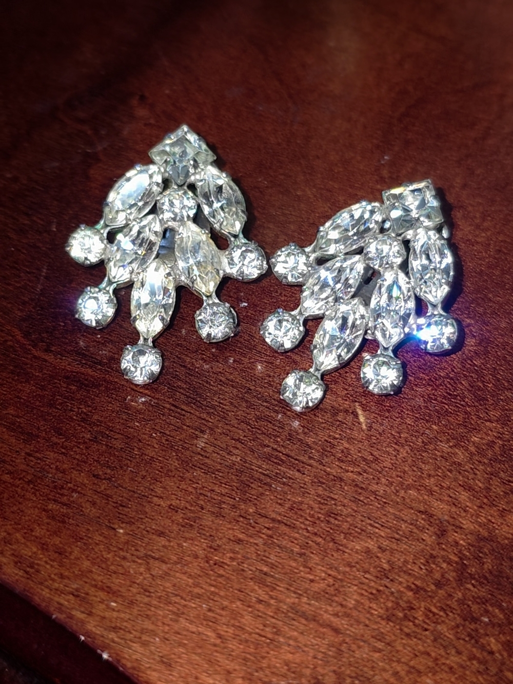 Vintage Weiss Clear Rhinestone Clip-On Earrings